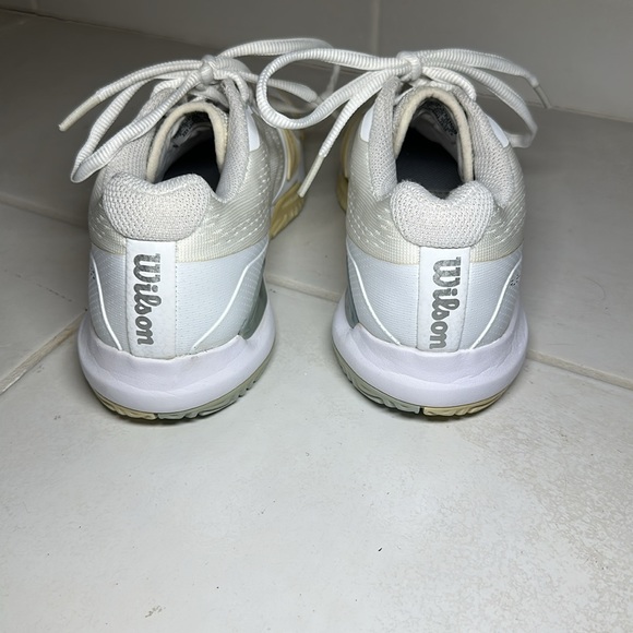 Wilson Rush Pro 3.0 Women’s Size 6W Great Condtion White Tennis Shoes - Picture 6 of 10